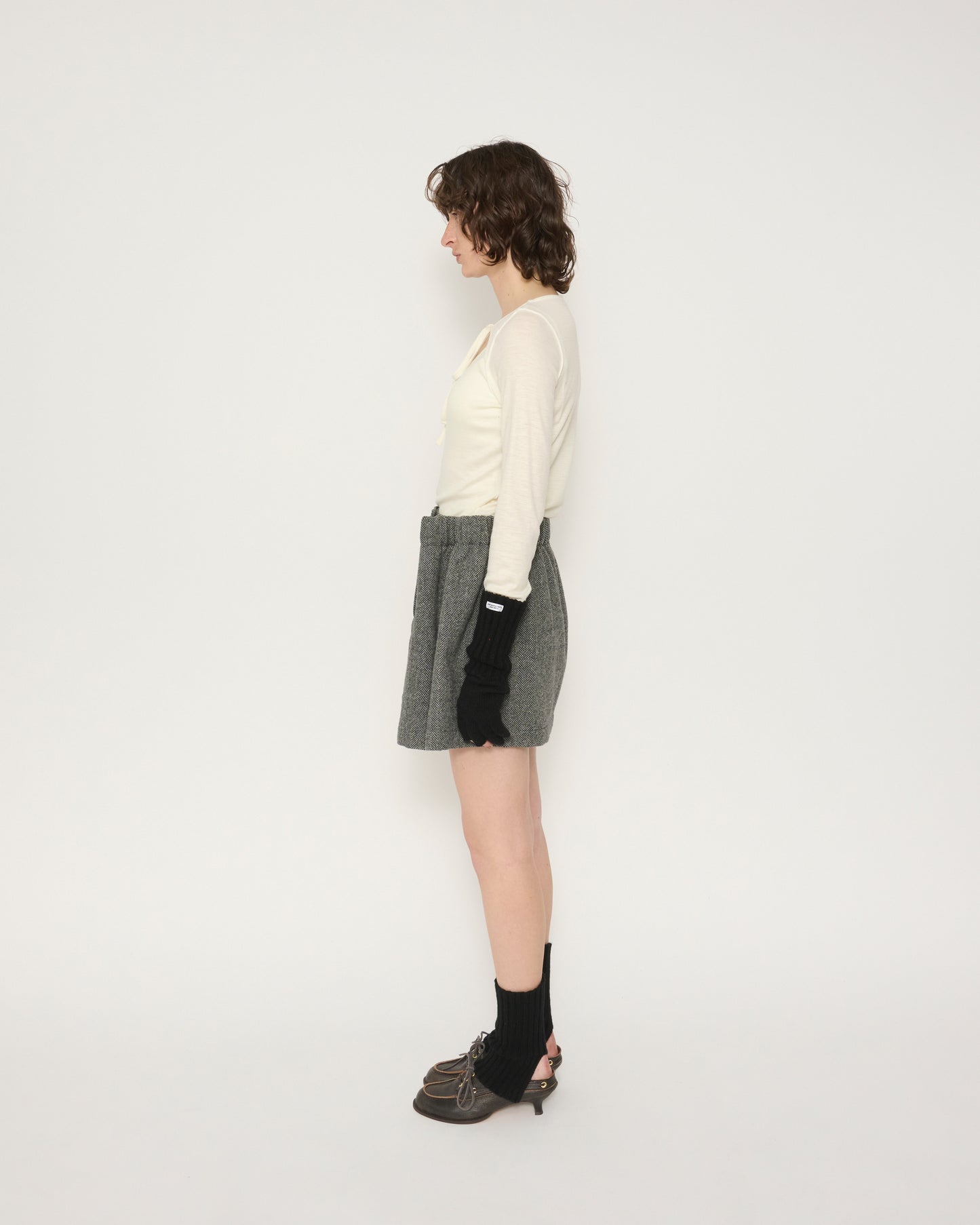 WOOL RIB FRONT STRING PULLOVER - EGG