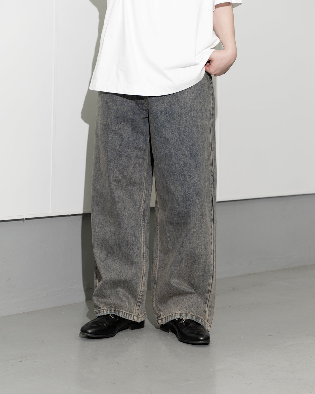 GREY ACID WASH EXTENDED CUT LUFT JEANS - GREY ACID WASH
