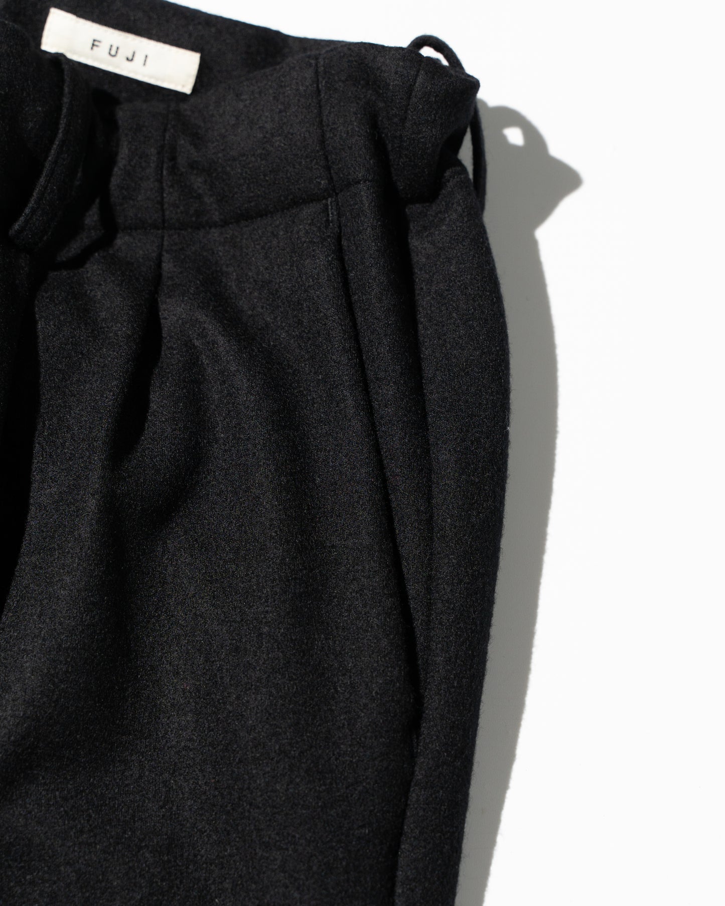 WOOL BELTLESS CORDED PANTS - BLACK