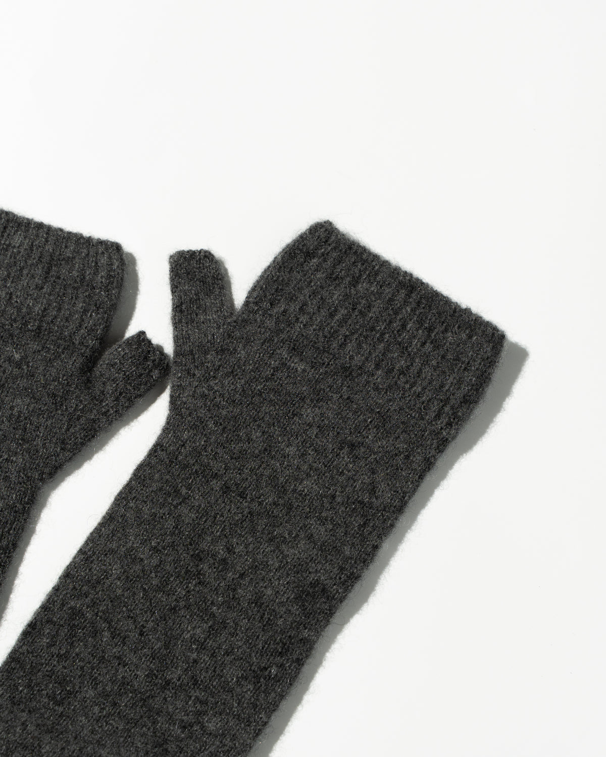 CASHMERE ARM WARMERS - CHARCOAL
