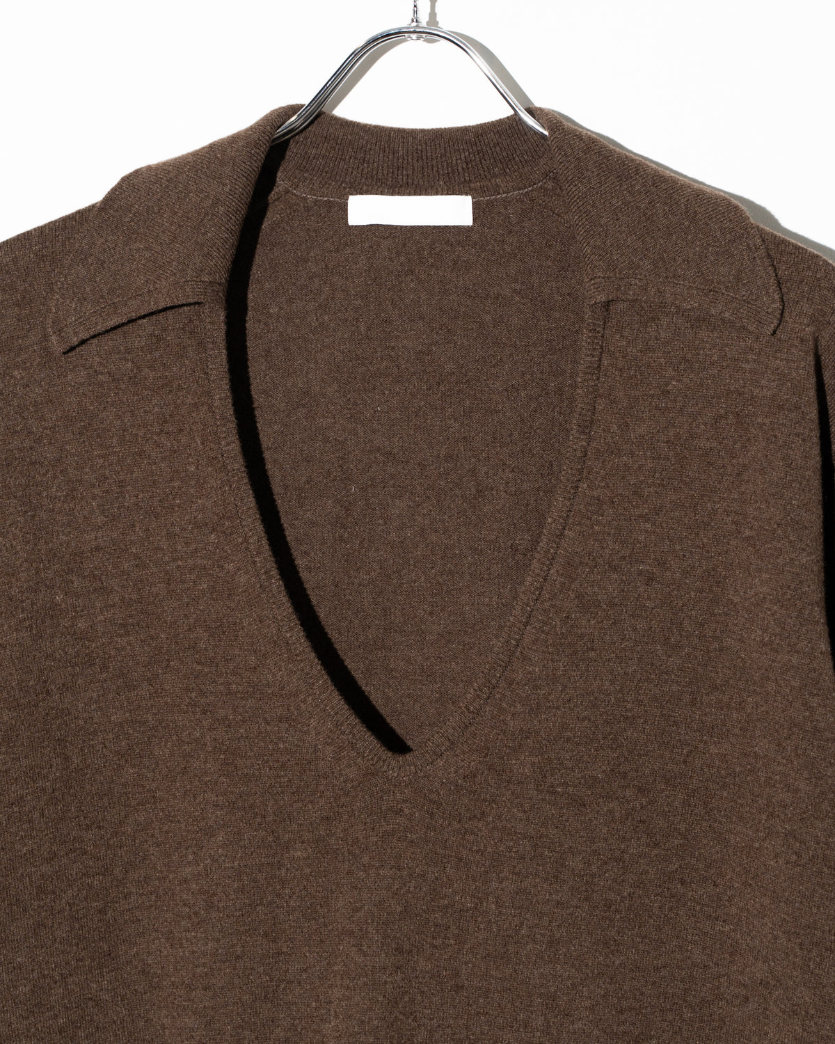 COLLARED V-NECK KNIT - BROWN