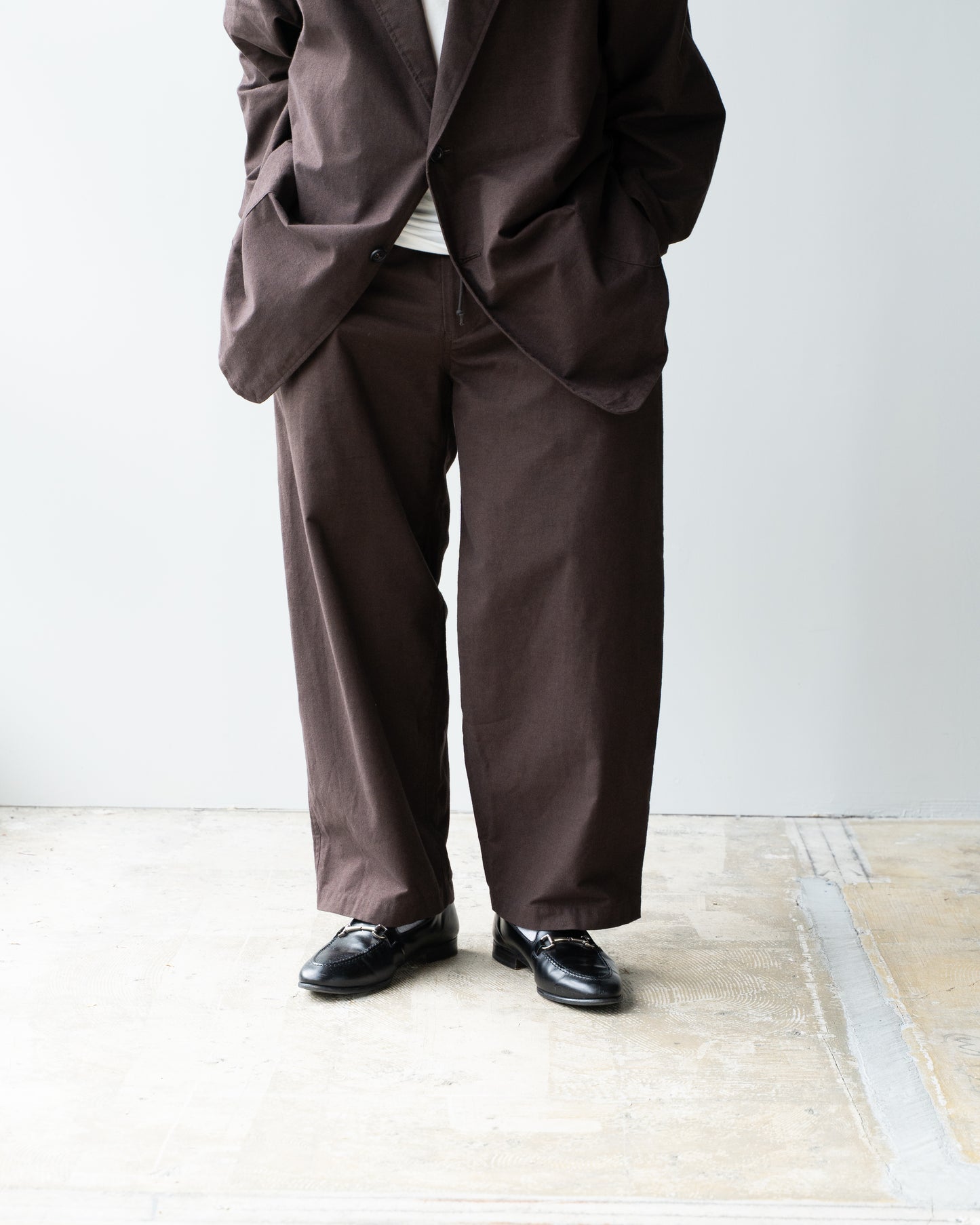BRUSHED COTTON EASY TROUSERS - BROWN