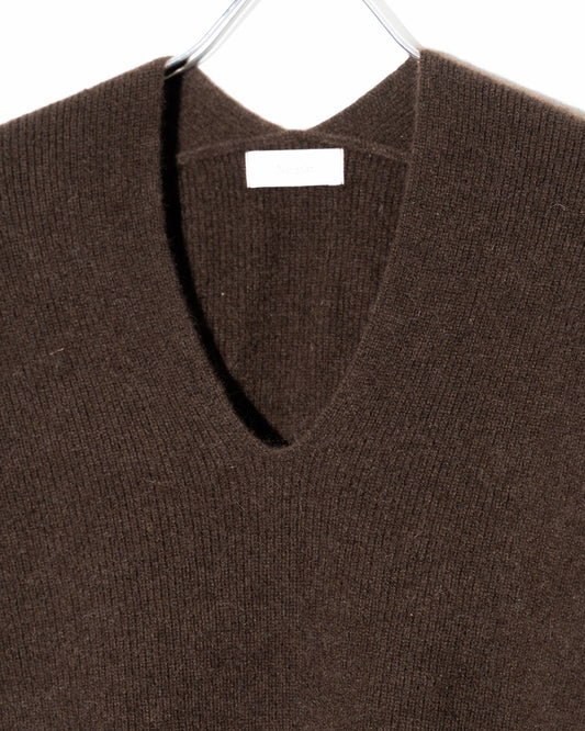YAK V-SWEATER - DARK BROWN