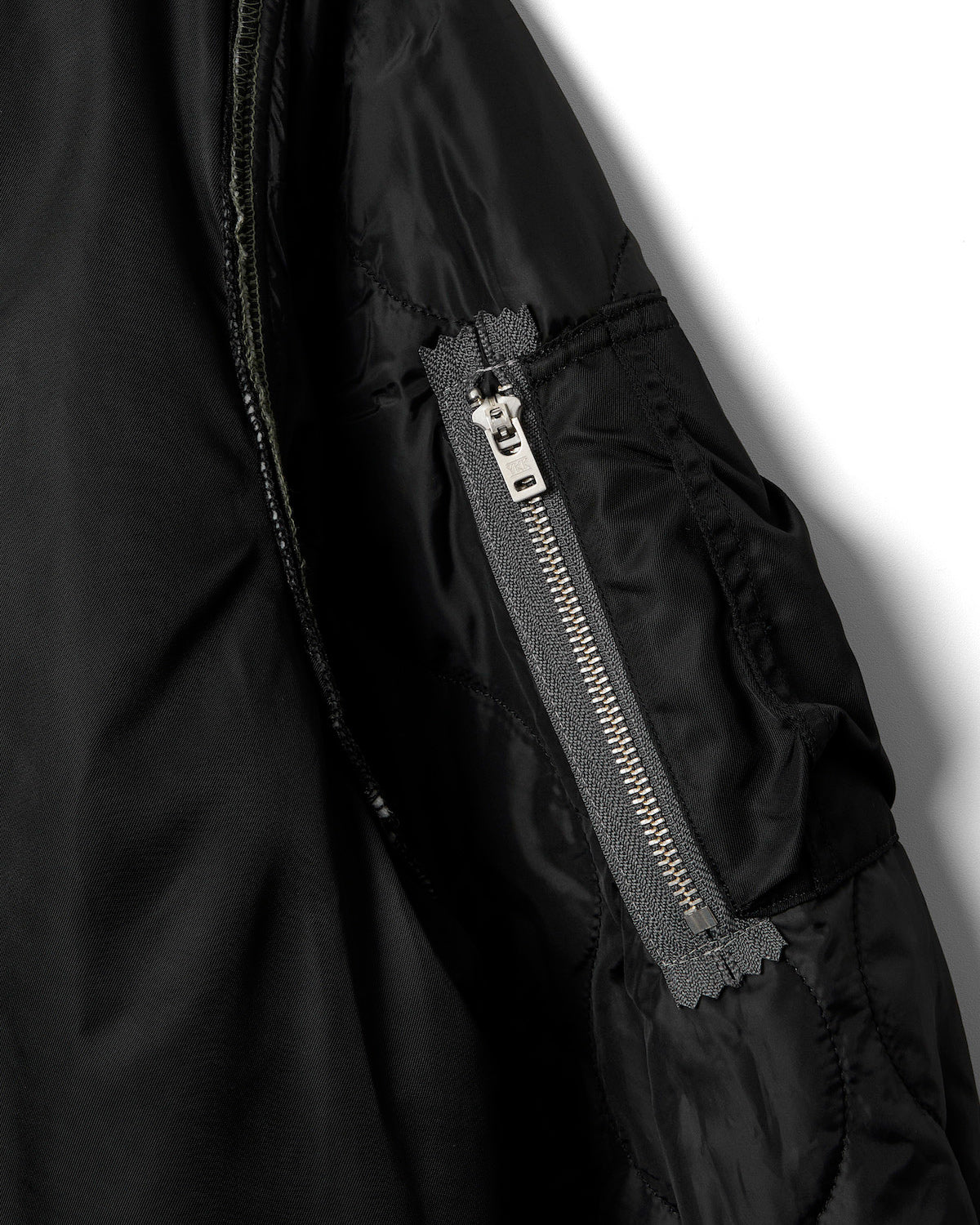 REIMAGINED PHOTOGRAPHER 3M THINSULATE™ JACKET - BLACK