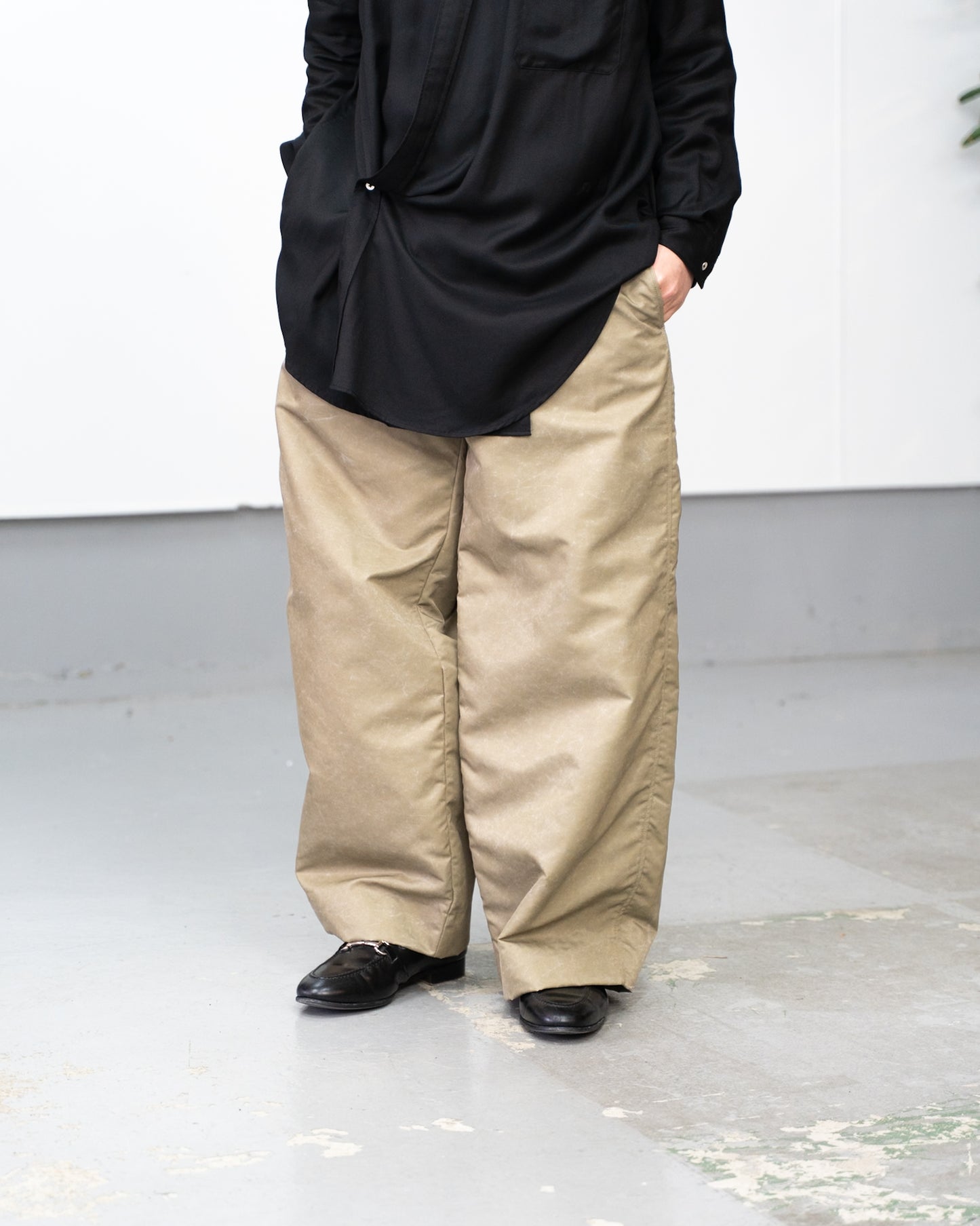 MILITARY NYLON TWILL WIDE PANTS - BEIGE
