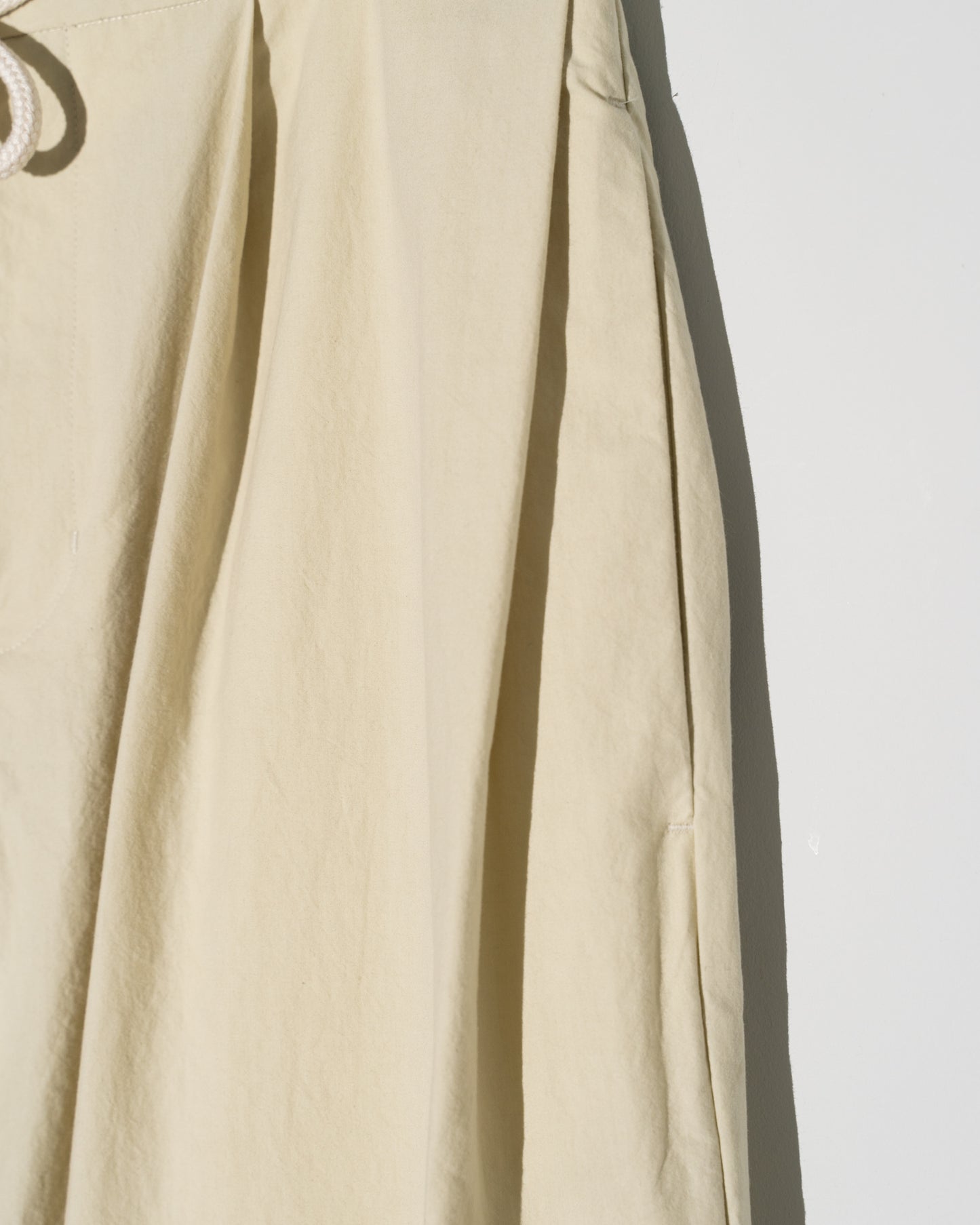 COTTON BROAD BARREL TROUSERS - Y.BEIGE