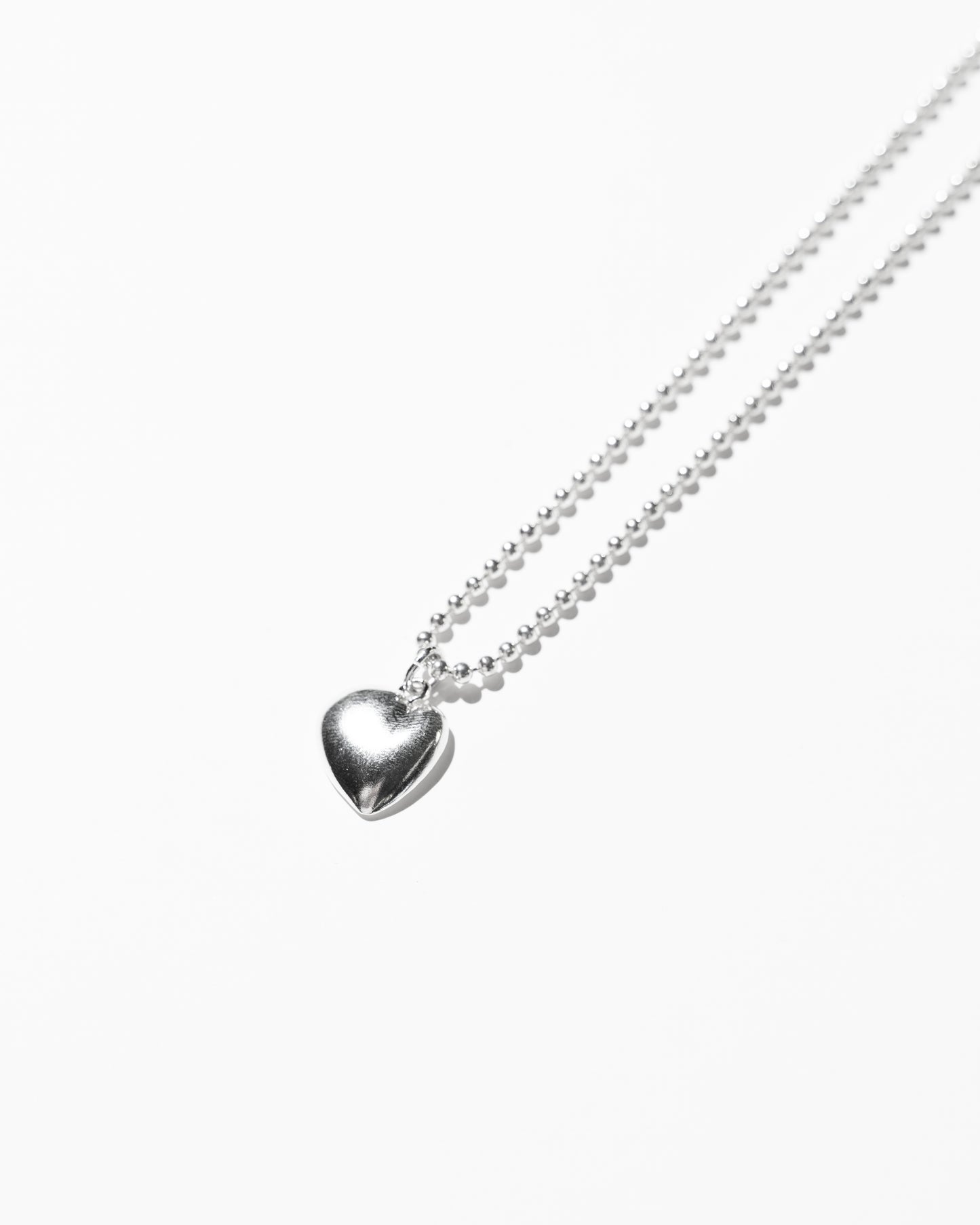 THE HEART CHARM NECKLACE