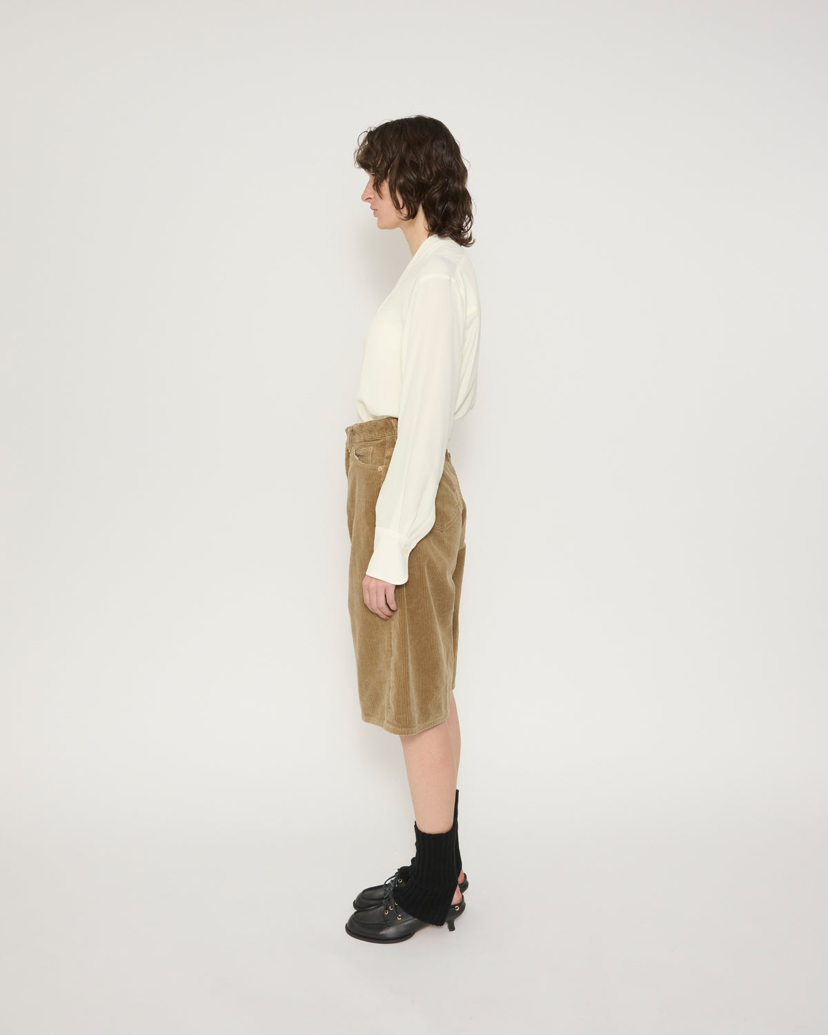 8W CORDUROY 5 POCKET 15 INCH SHORT PANTS - BROWN