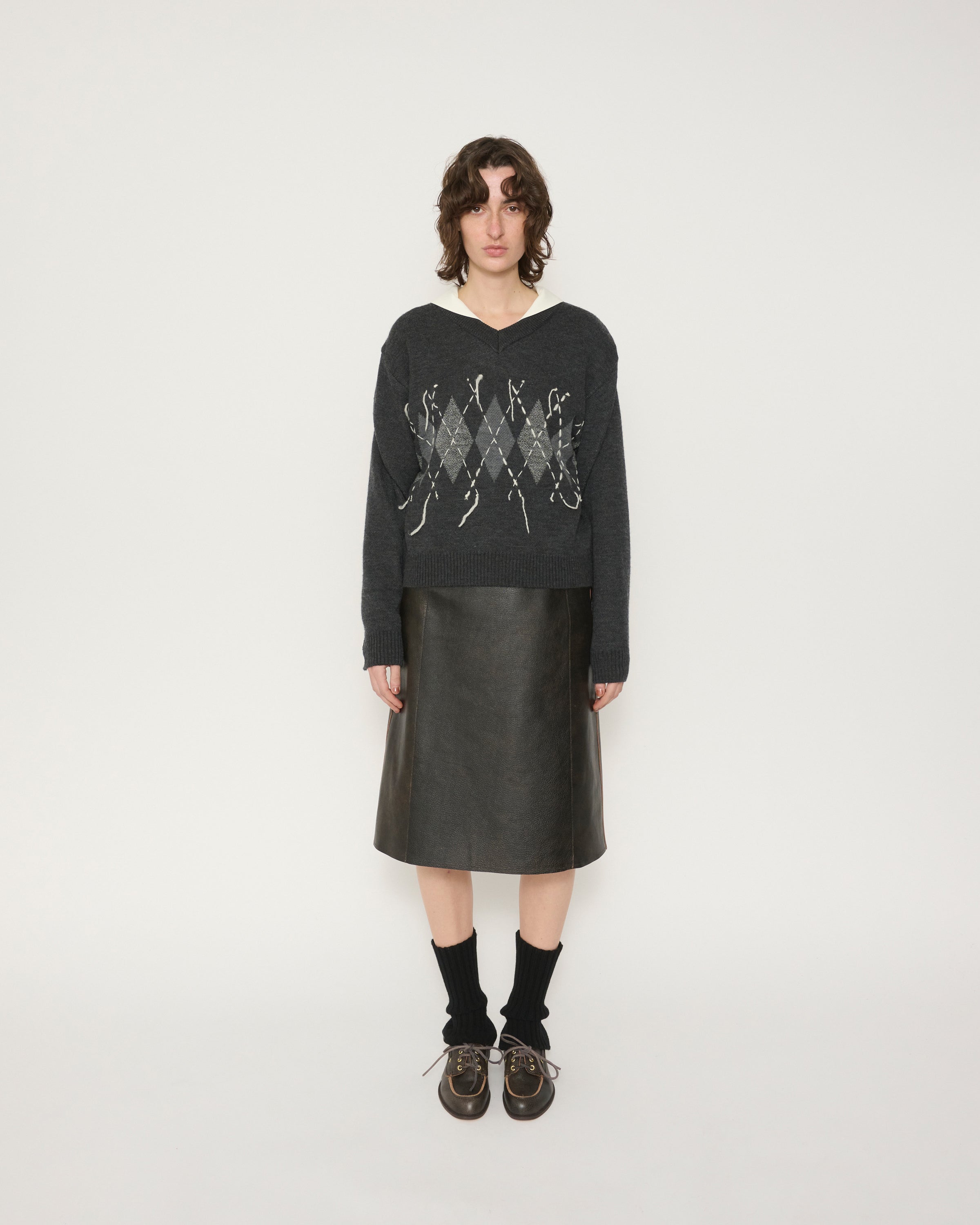 JANE SMITH 7G DOUBLE JACQUARD ARGYLE V NECK SWEATER GRAY | HAKU