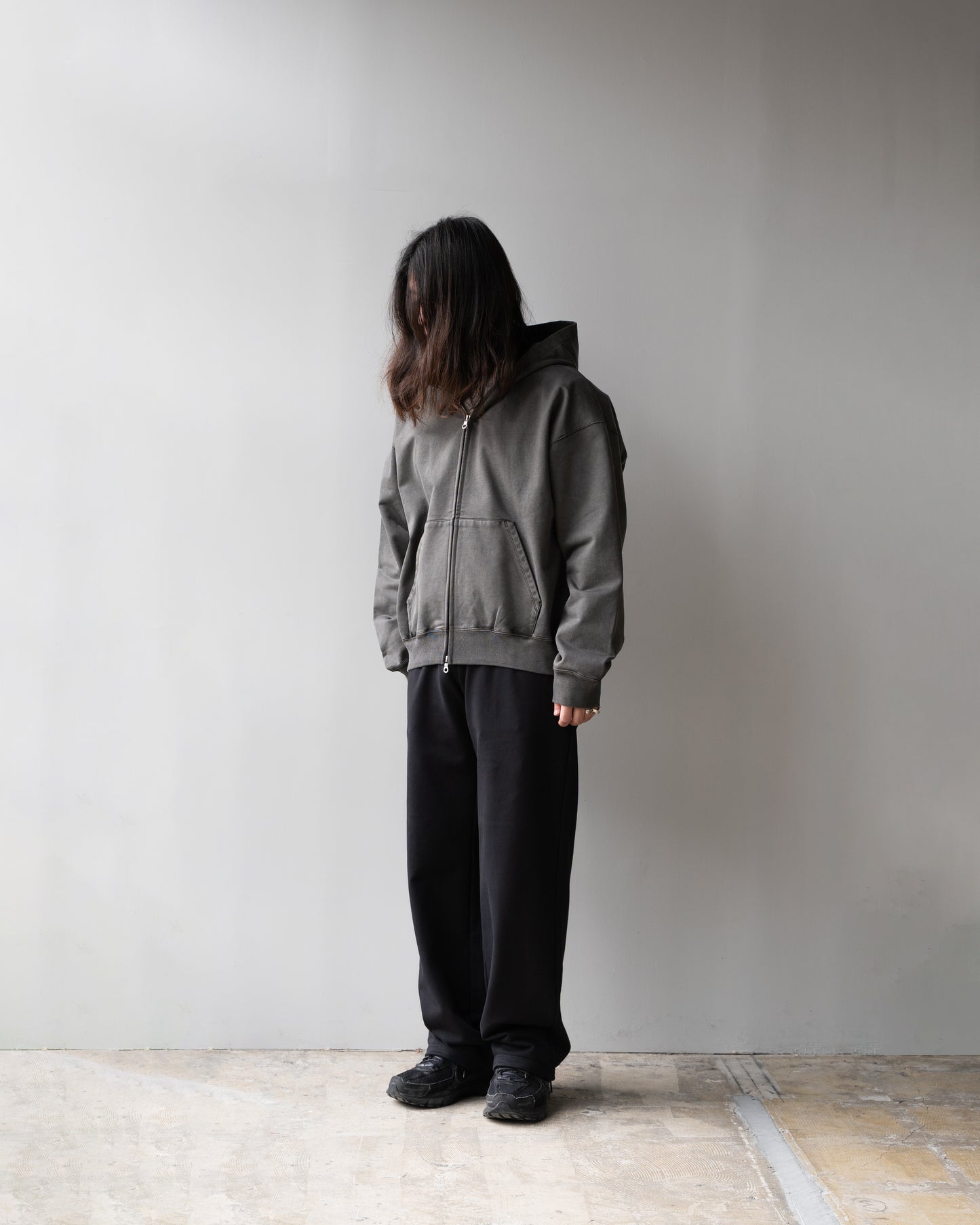 36G ZIP HOODIE - CHARCOAL PIGMENT