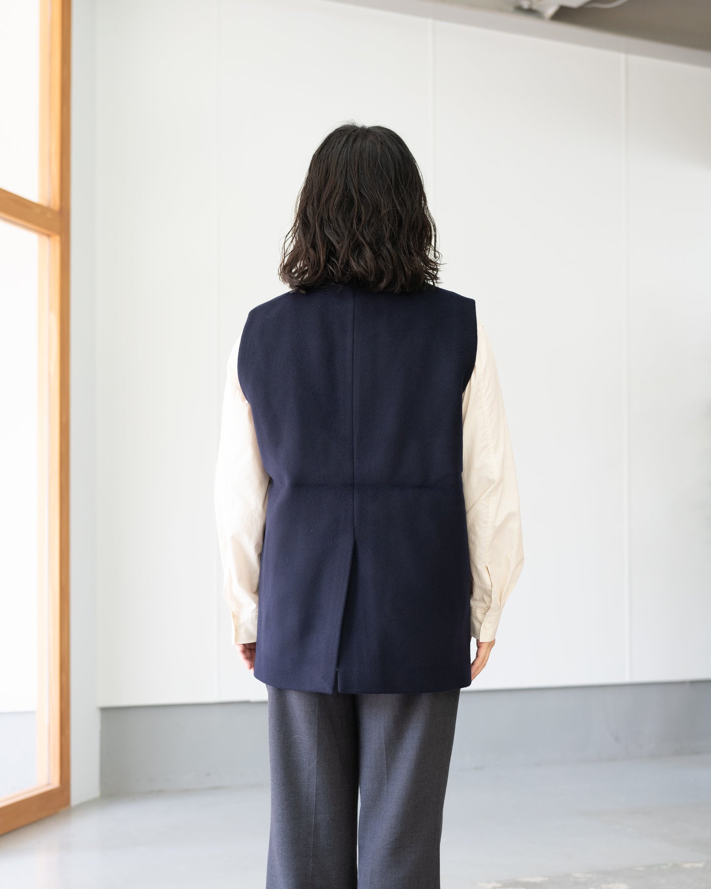 LAMBSWOOL MELTON STAND COLLAR GILET - NAVY