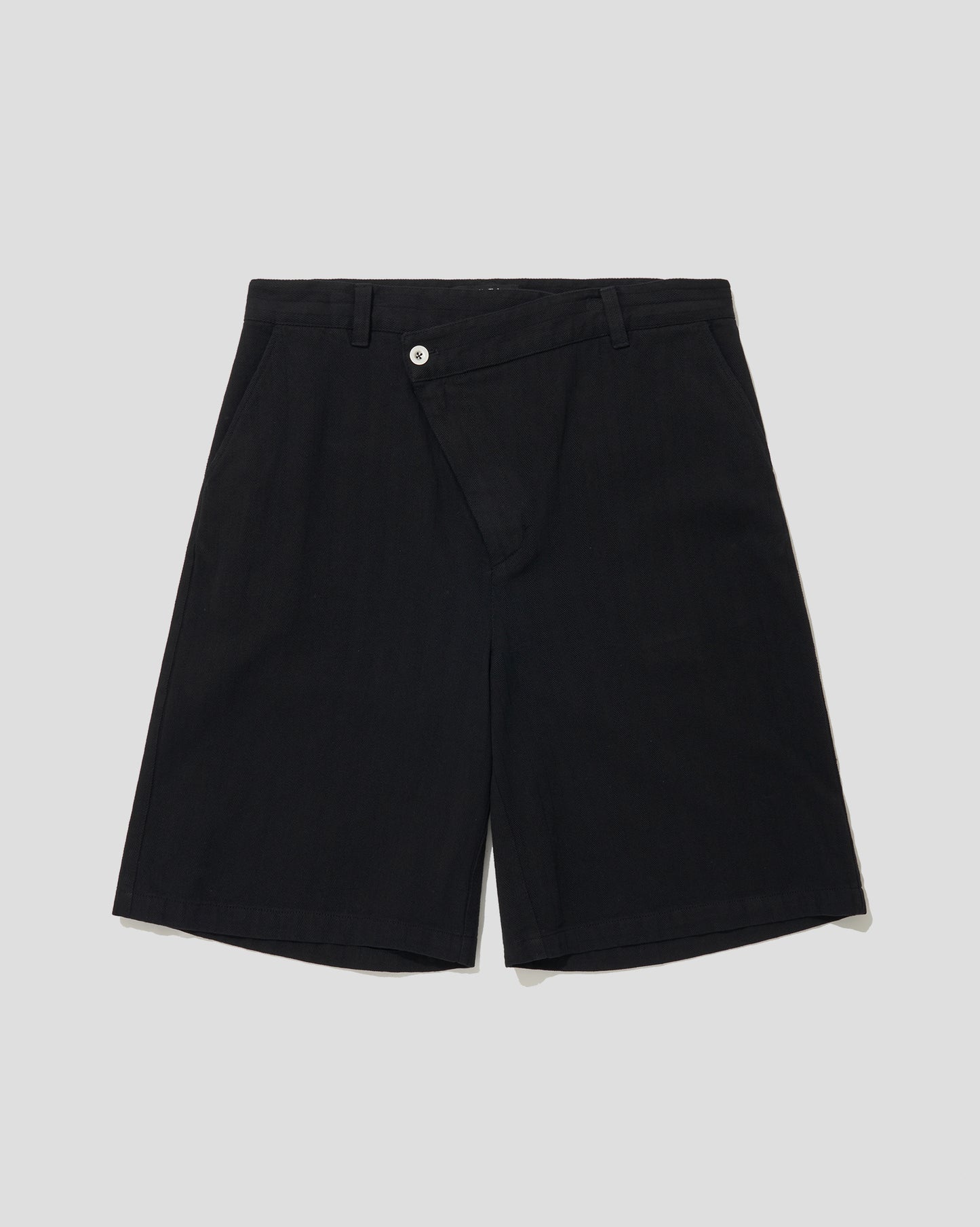 NON-FADED DENIM TWIST WIDE SHORTS - RAVEN BLACK