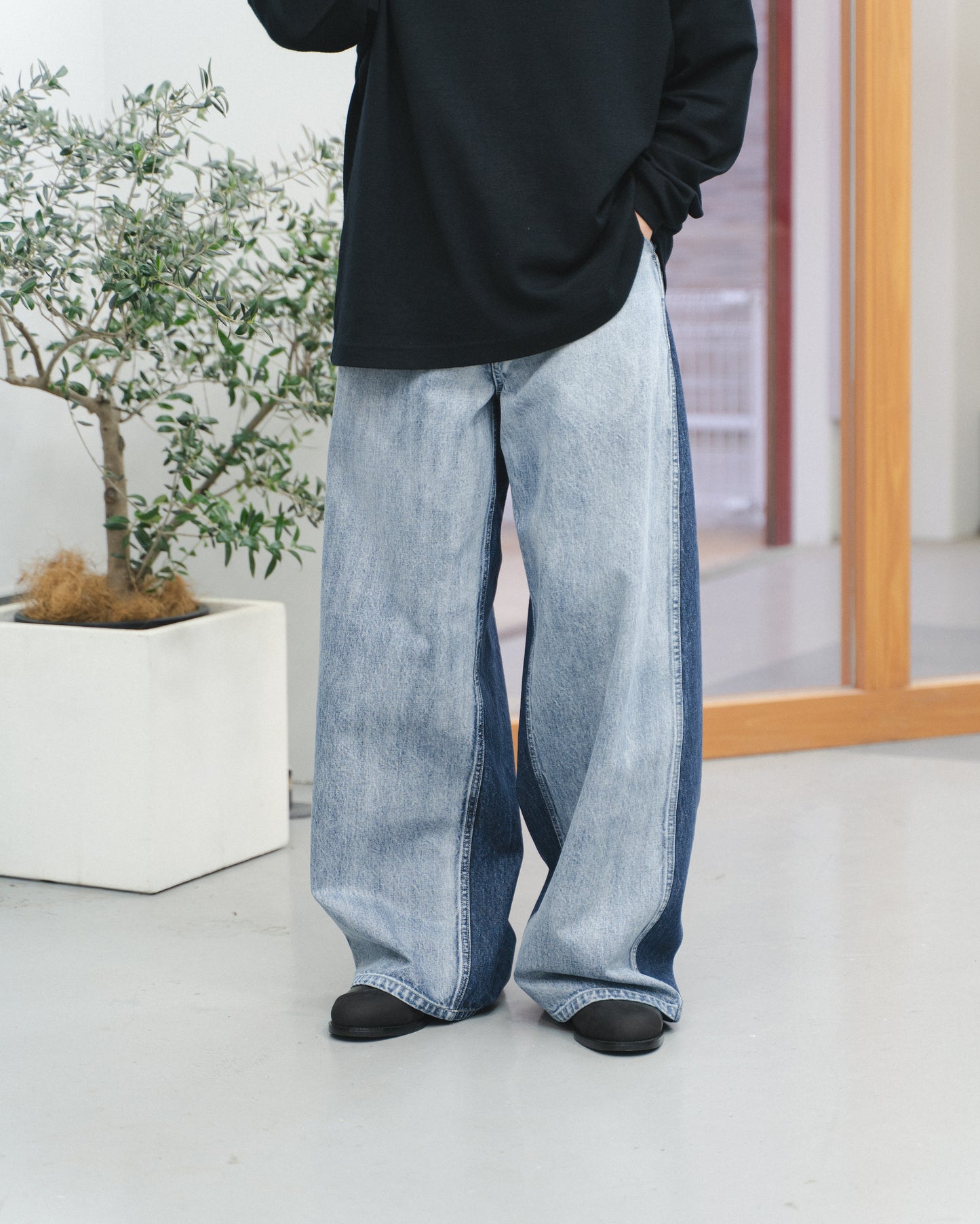 TWO-TONE DENIM BACK ADJUST PT - SAX BLUE