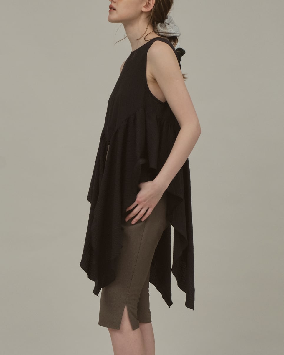 GATHER SIDE BLOUSE - BEIGE