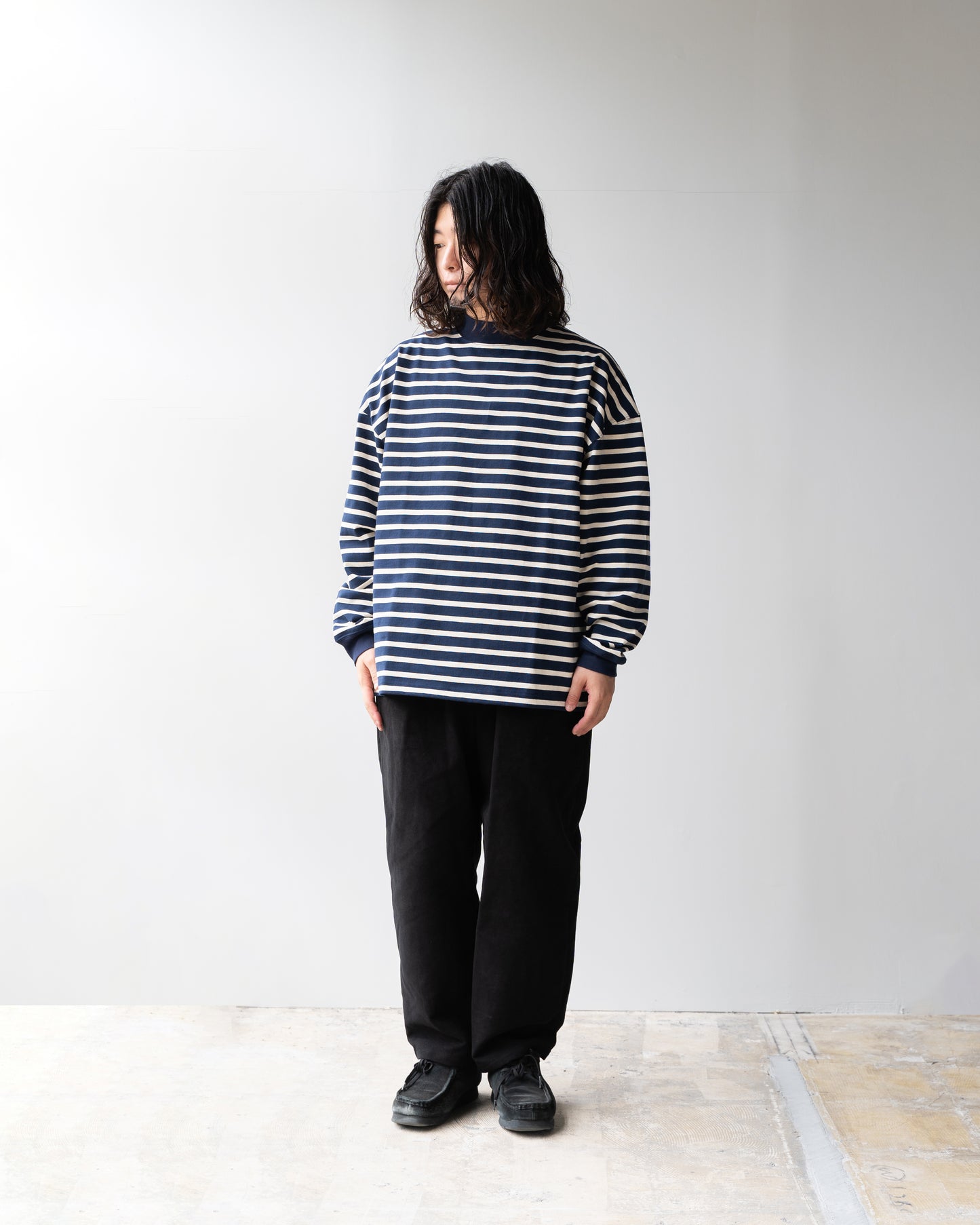 MOCK NECK BORDER LONG SLEEVE T-SHIRT - NAVY