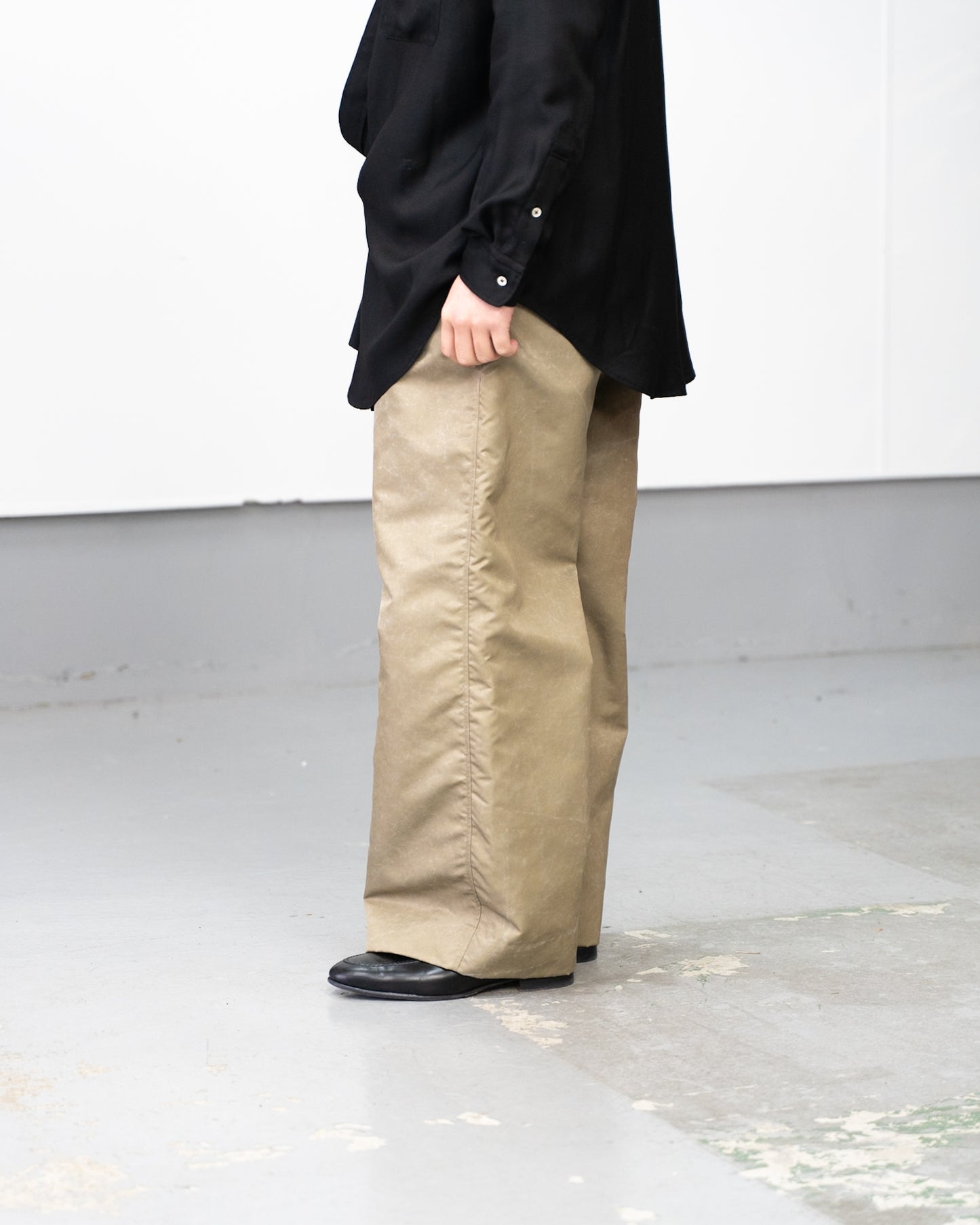 MILITARY NYLON TWILL WIDE PANTS - BEIGE