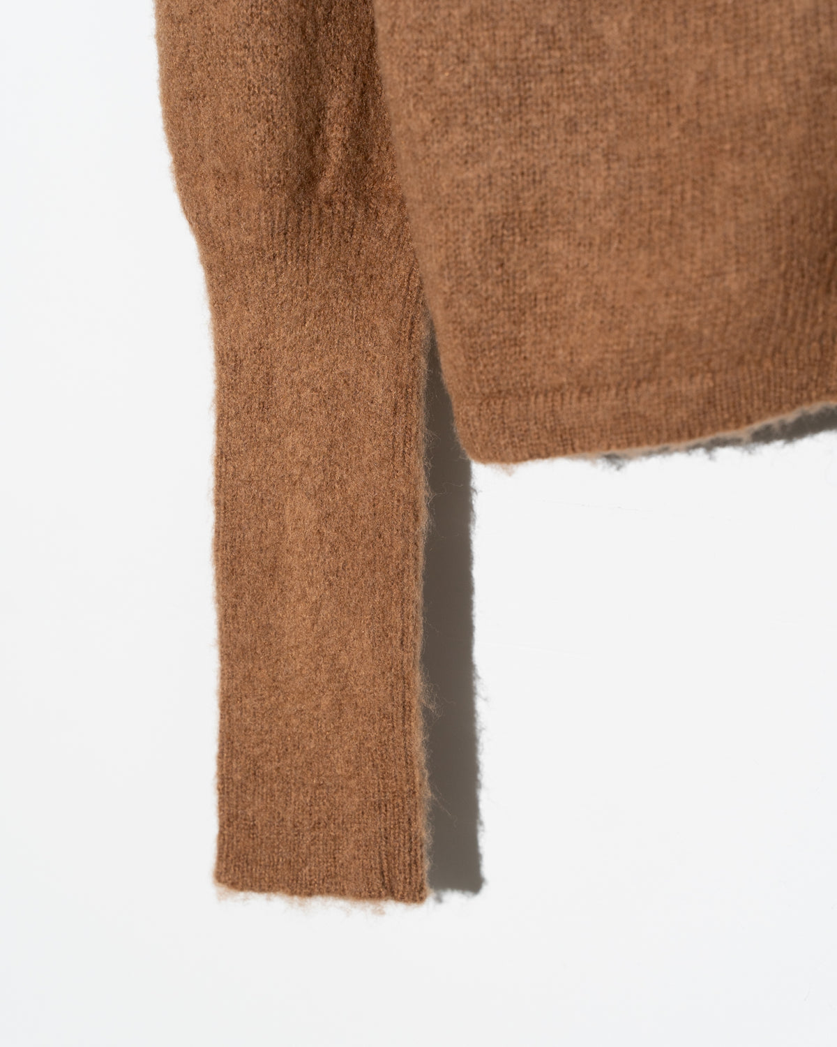FLUFFY PULLOVER / CARDIGAN - BROWN