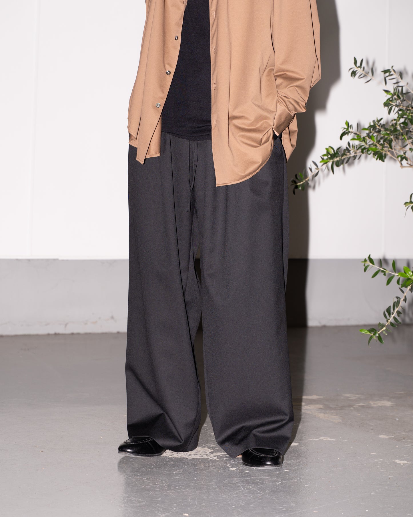 PURE WOOL RELAX TROUSERS - BLACK