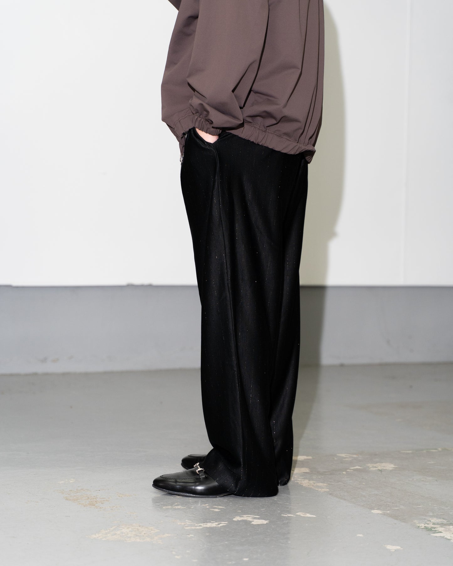 28G SILK RAMIE GLITTERY STRIPE TUCK EASY PANTS - BLACK