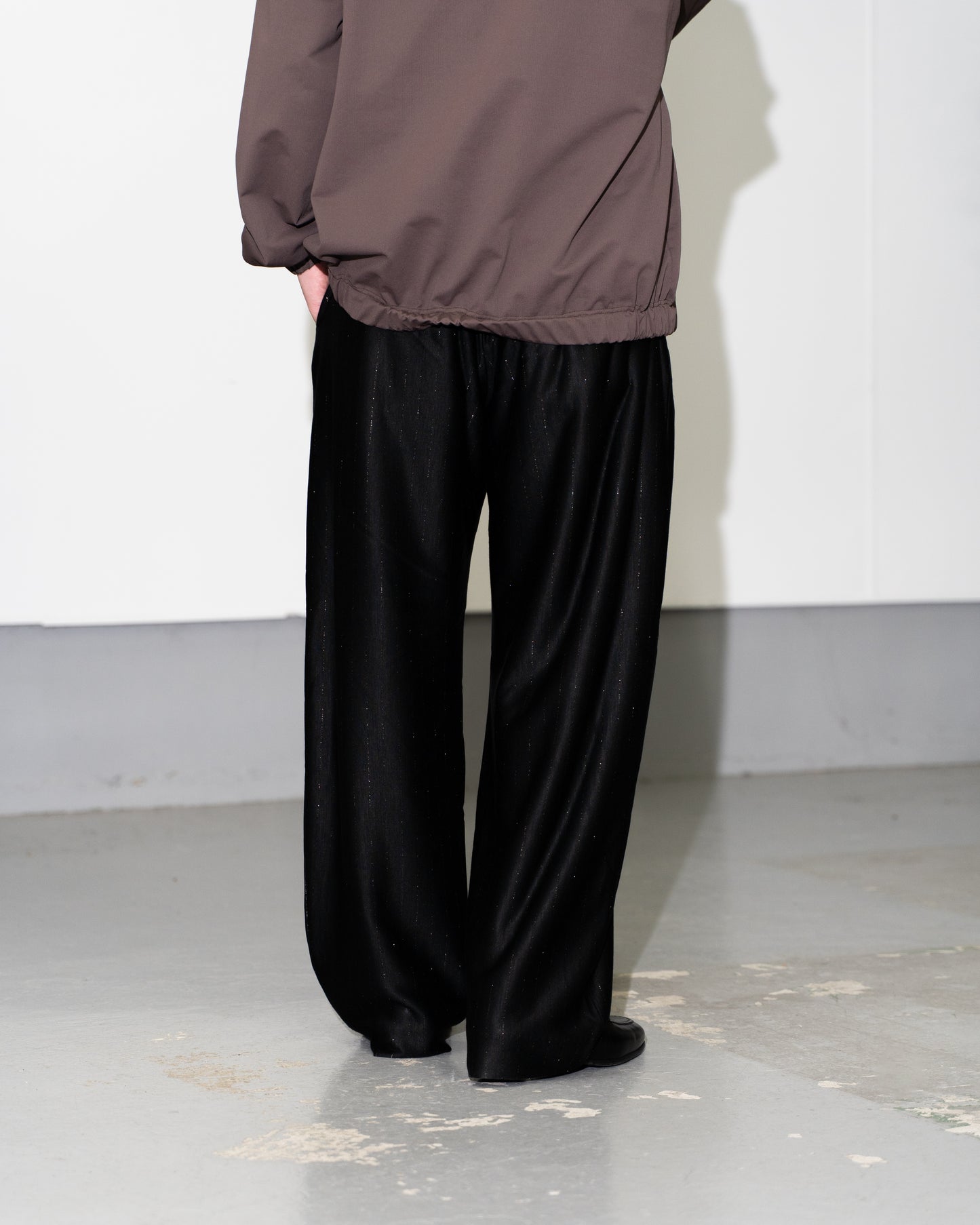 28G SILK RAMIE GLITTERY STRIPE TUCK EASY PANTS - BLACK