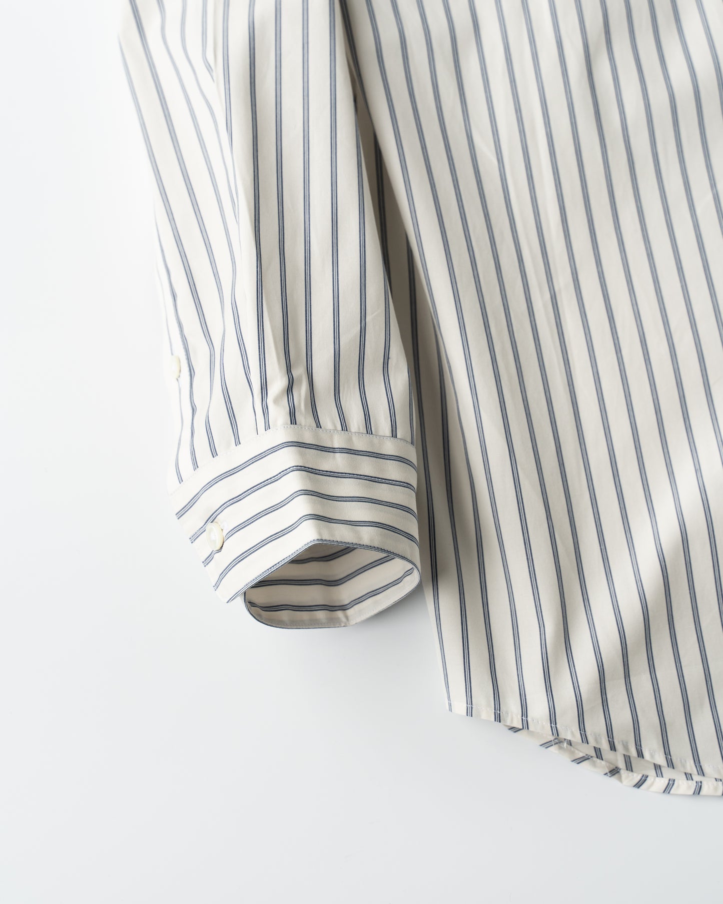 CLASSIC COLLAR STRIPE SHIRT - BLUE STRIPE