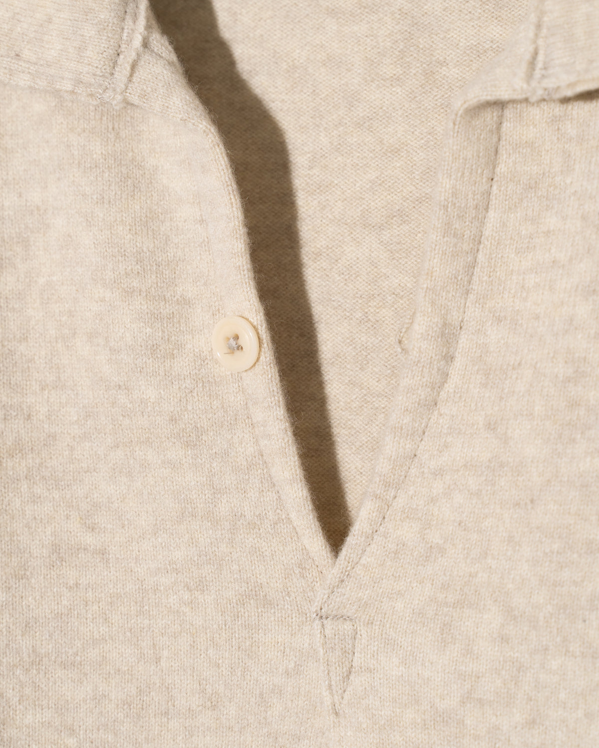 LAMBS CASHMERE KNIT SHIRT - BEIGE
