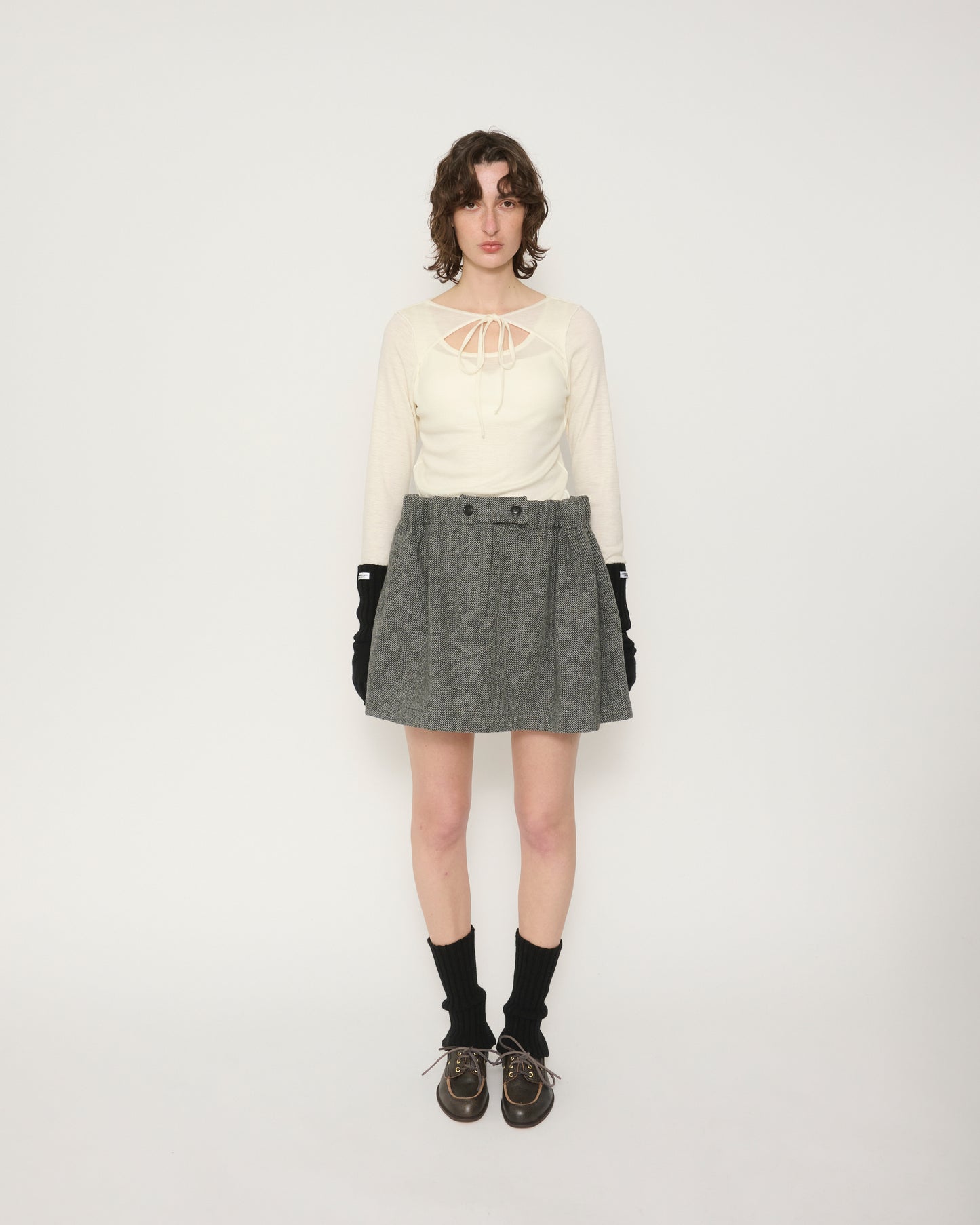 WOOL RIB FRONT STRING PULLOVER - EGG