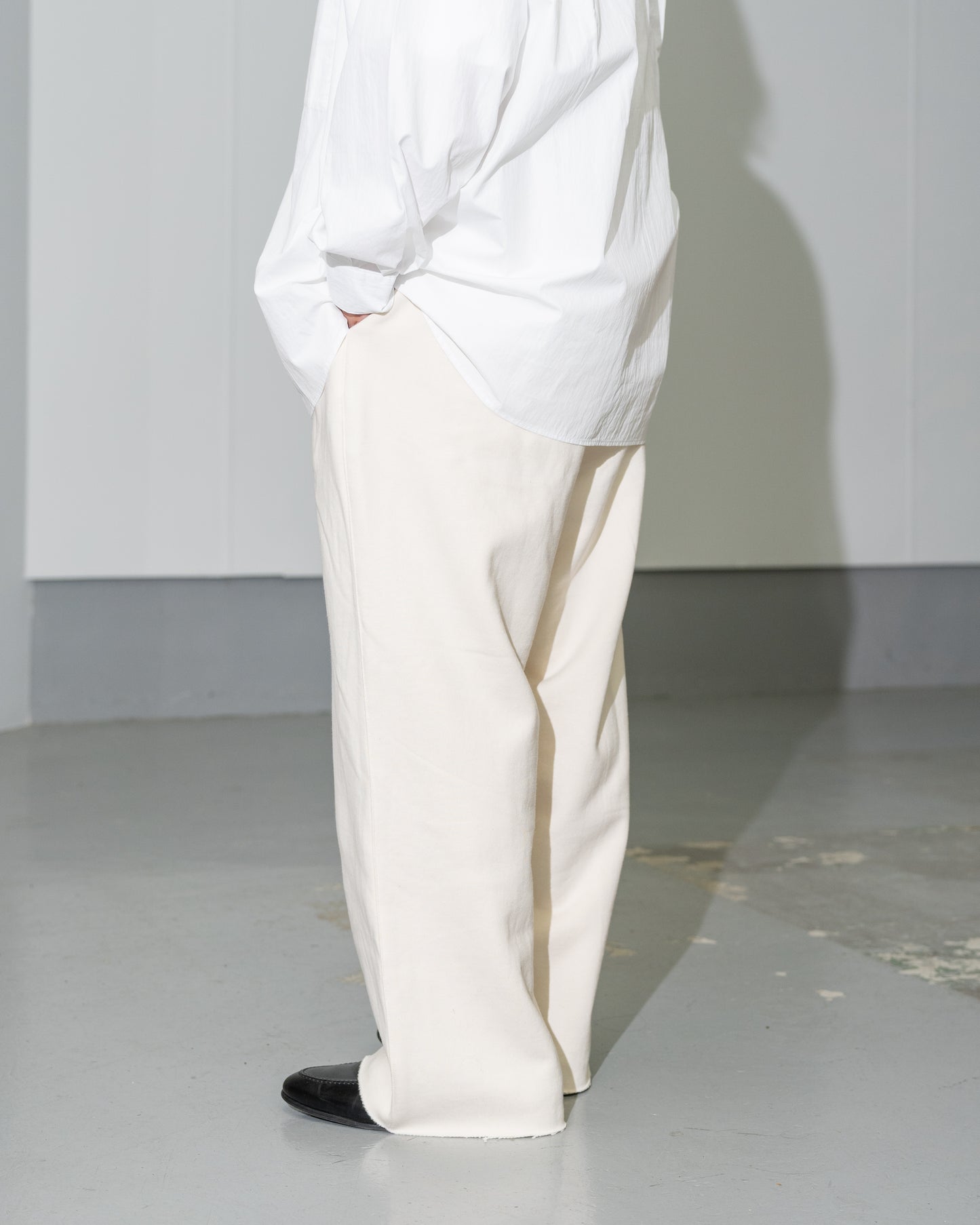 PINTUCK JERSEY WIDE PANTS - COSMIC LATTE