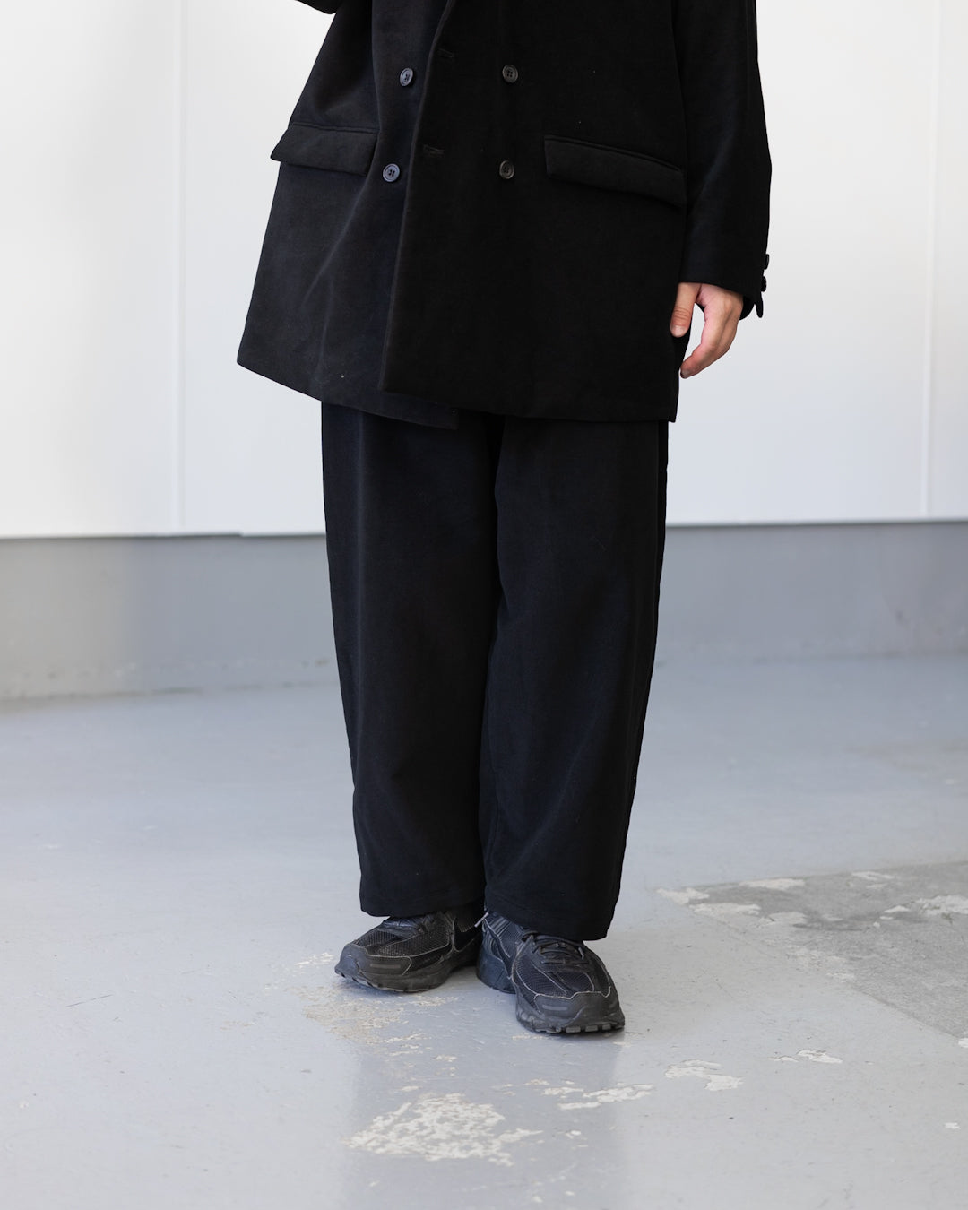 MOLESKIN PLEATED TROUSERS - BLACK