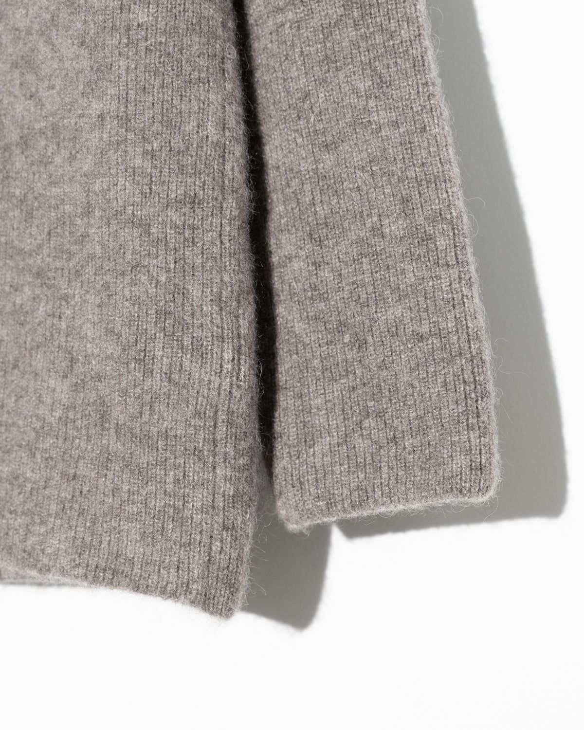 YAK V-SWEATER - GREY