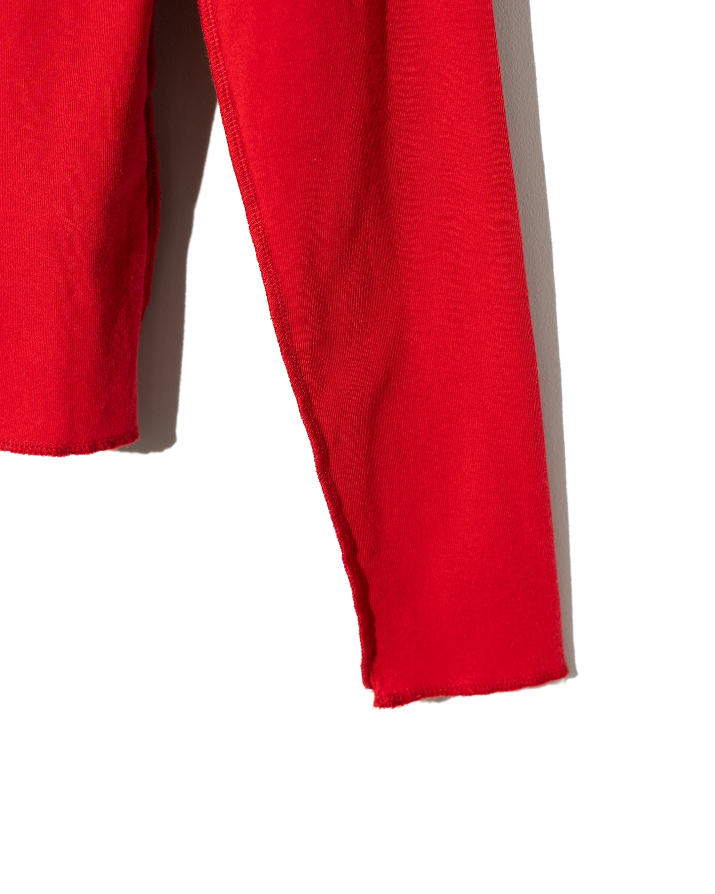 MANY BUTTON CARDIGAN - RED