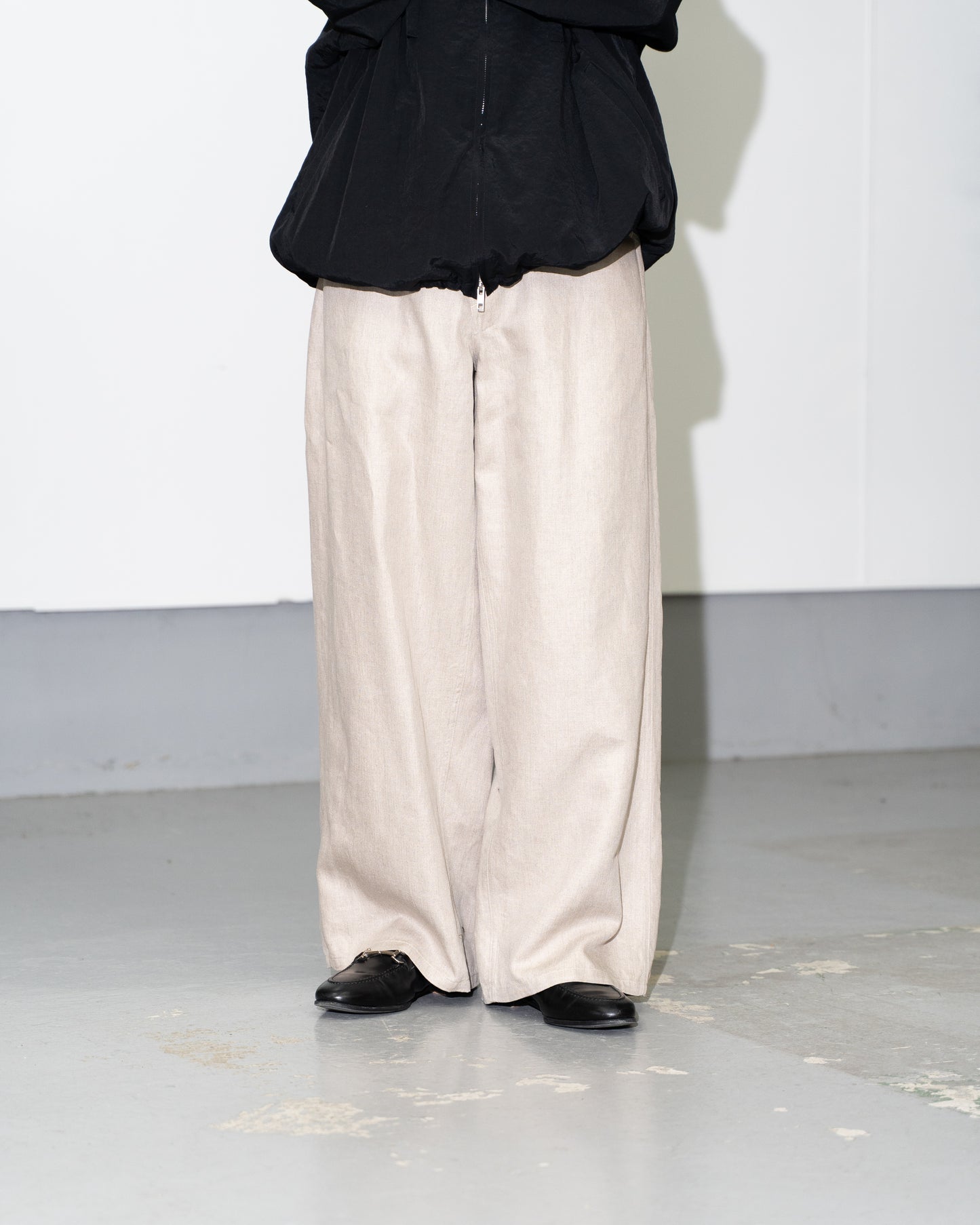 BACK ADJUST PANTS / HERRINGBONE - ECRU