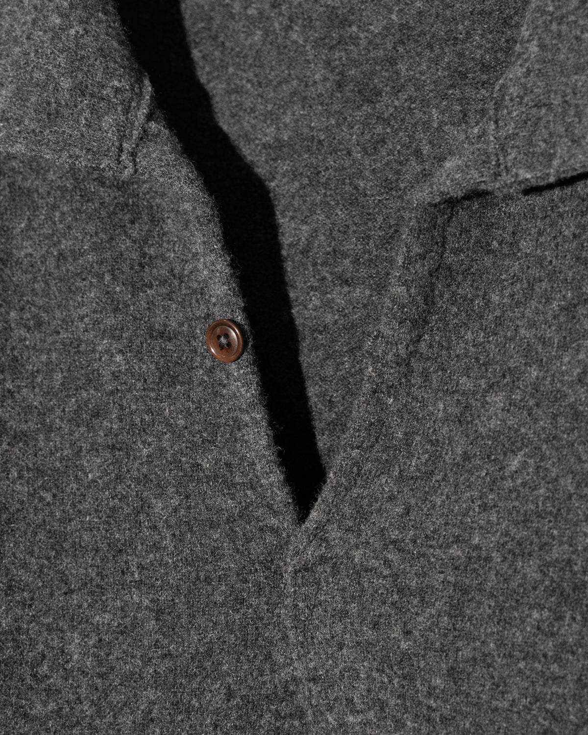 LAMBS CASHMERE KNIT SHIRT - CHARCOAL