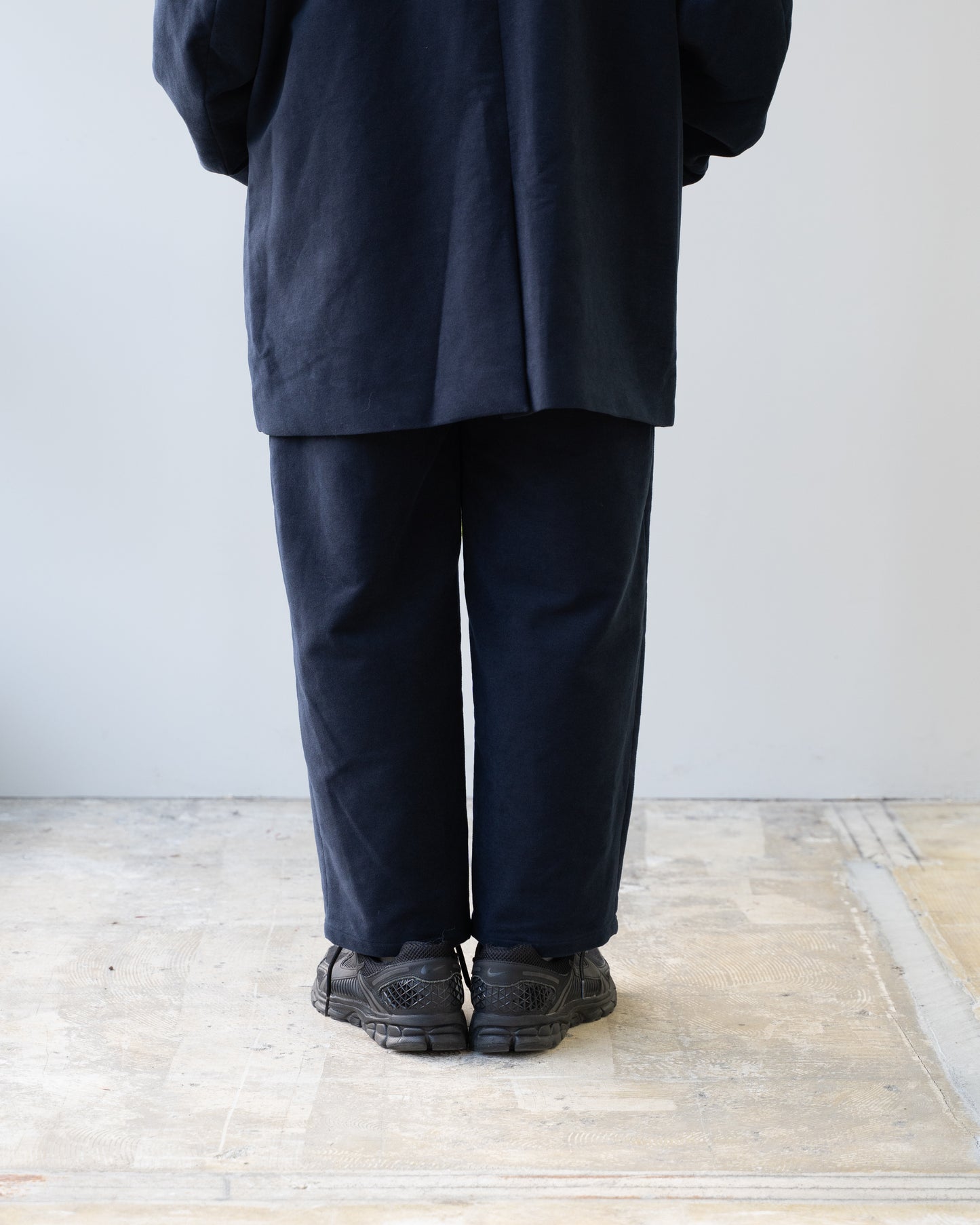 BRITISH MOLESKIN 2 TUCK WIDE PANTS - NAVY