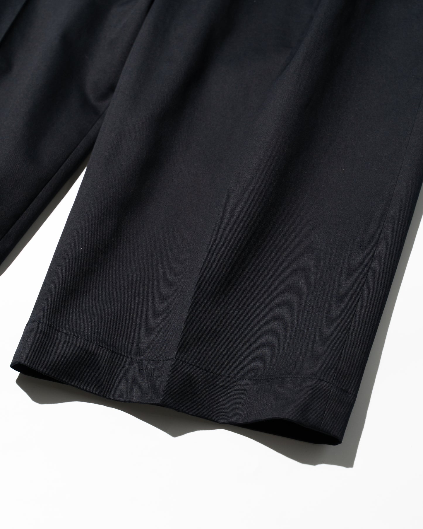 2TUCK WIDE CHINO TROUSERS - NAVY