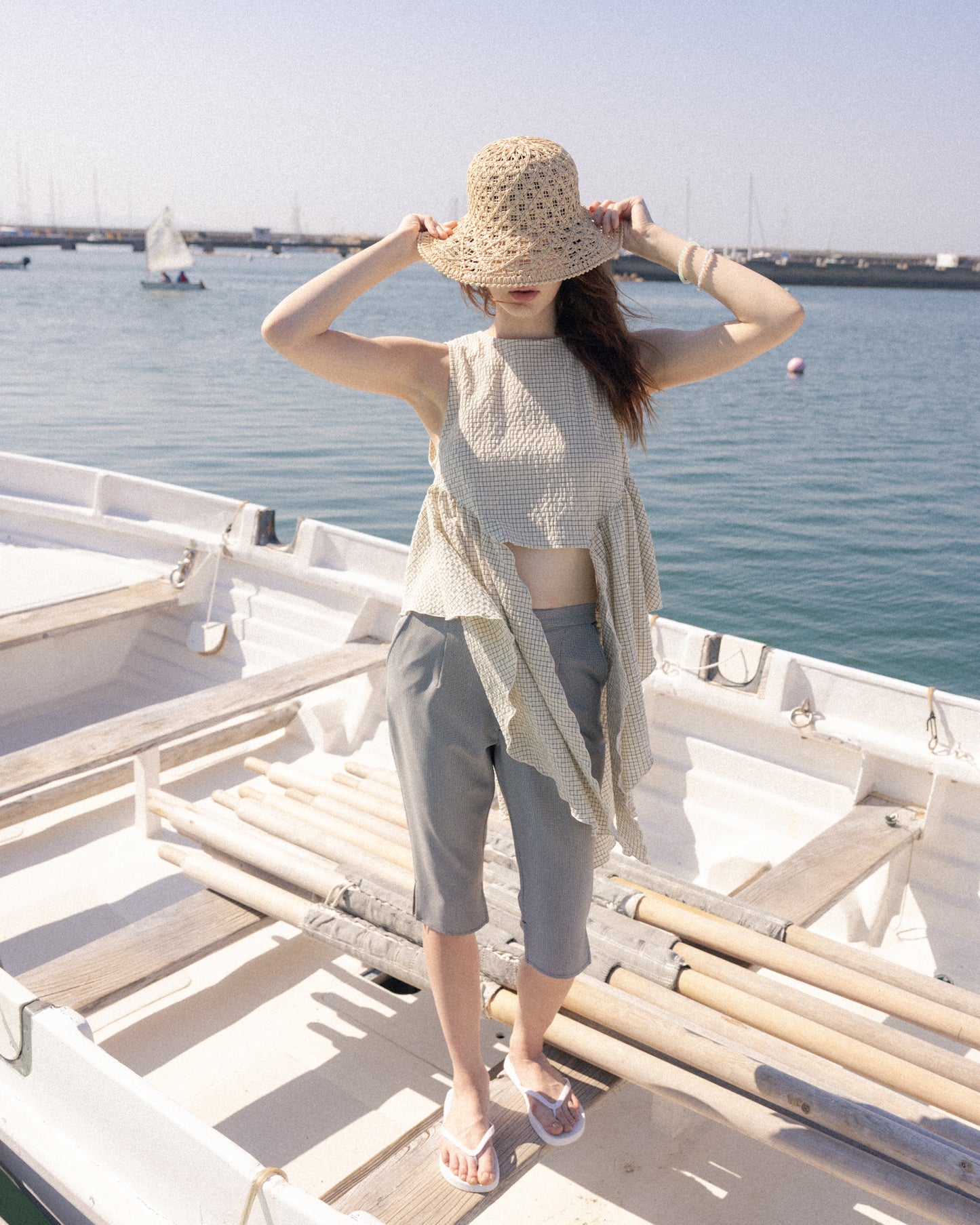 GATHER SIDE BLOUSE - BEIGE