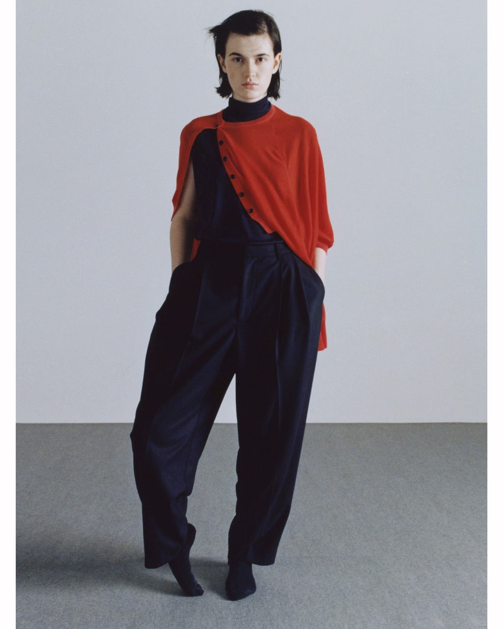 TENCEL CASHMERE SILK KNIT CROPPED CREW NECK CARDIGAN - SCARLET