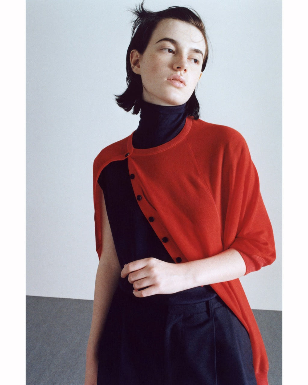 TENCEL CASHMERE SILK KNIT CROPPED CREW NECK CARDIGAN - SCARLET