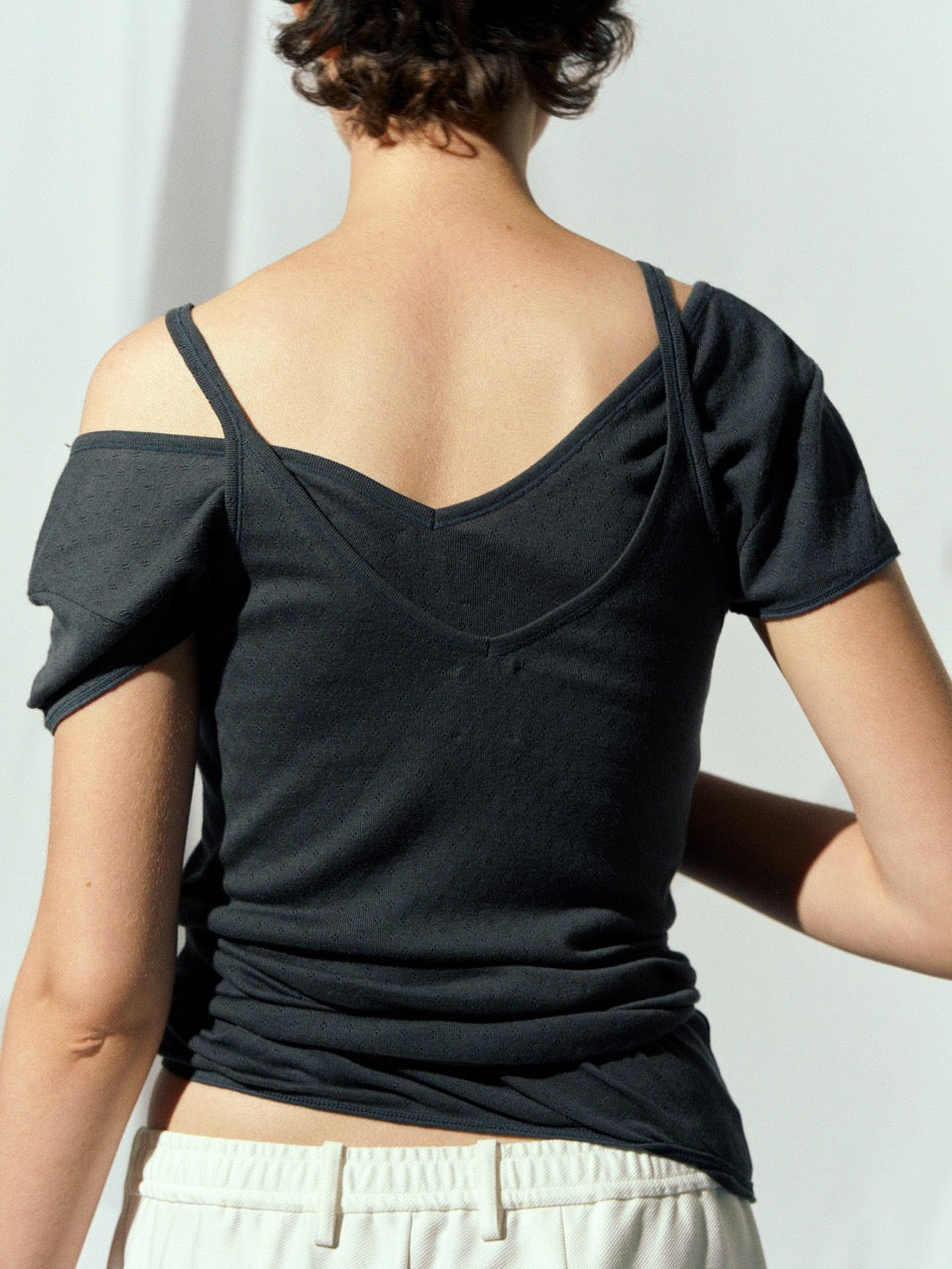 COTTON SILK PATTERN MESH JACQUARD COTTON SILK DOUBLE V NECK CAP SLEEVE T - CHARCOAL