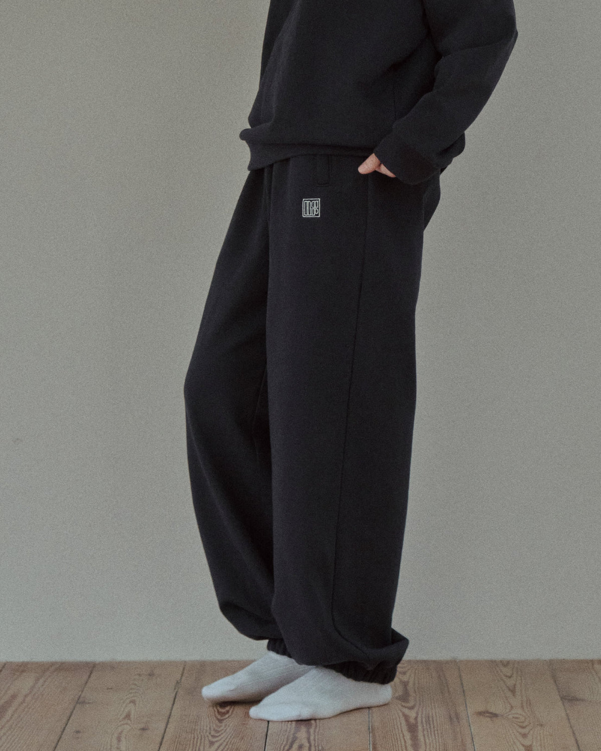 SQUARE LOGO SWEAT PANTS - ECRU